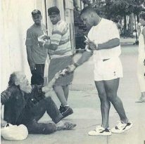 1991’de Mike Tyson İki Hırsıza Asla Unutamayacakları Bir Ders Verdi: