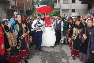 Beni istemeye geldiklerinde sevinmiştim