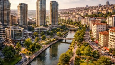 İstanbul Kağıthane’de modern rezidanslar, Kağıthane Deresi ve park alanlarının havadan görünümü
